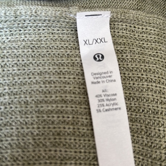 Lululemon Cashlu knit wrap - Picture 4 of 5